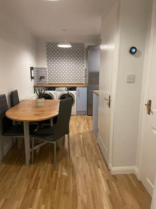 Stylish & Spacious 2 Storey, 3 Bed Apartment Gravesend Exteriér fotografie