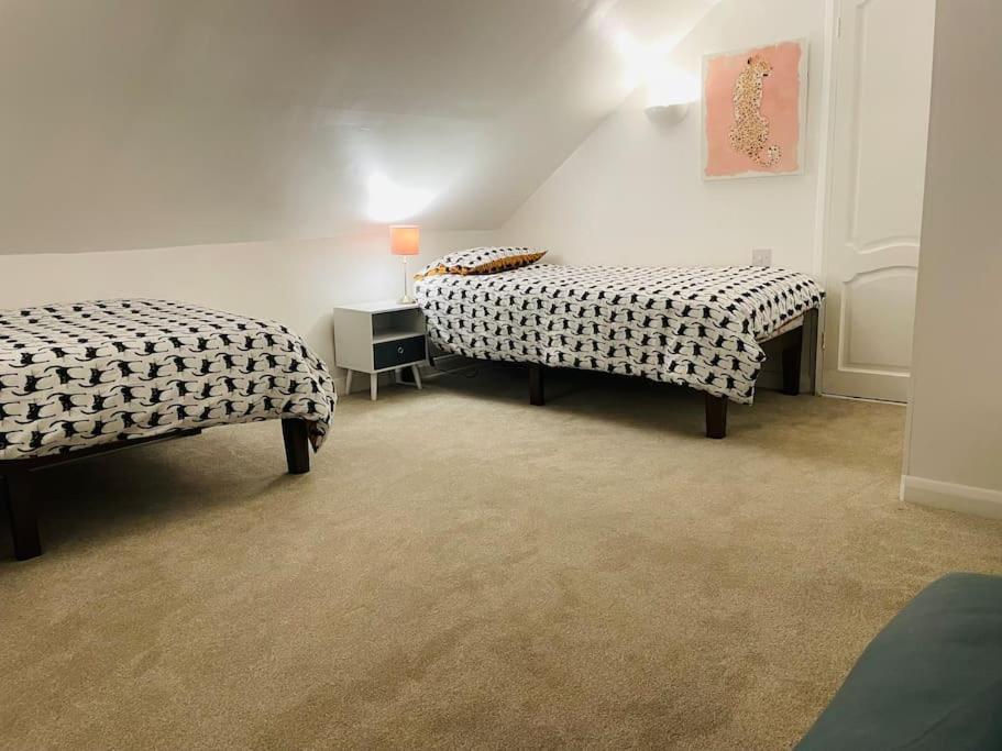 Stylish & Spacious 2 Storey, 3 Bed Apartment Gravesend Exteriér fotografie