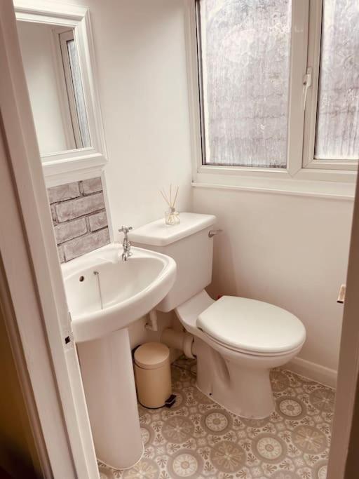 Stylish & Spacious 2 Storey, 3 Bed Apartment Gravesend Exteriér fotografie